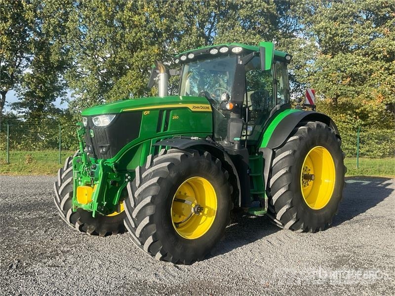 John Deere 6R250 4WD Tractor Traktorok