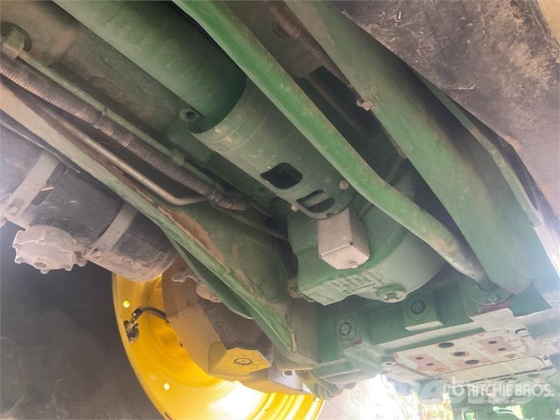 John Deere 6R250 4WD Tractor Трактори