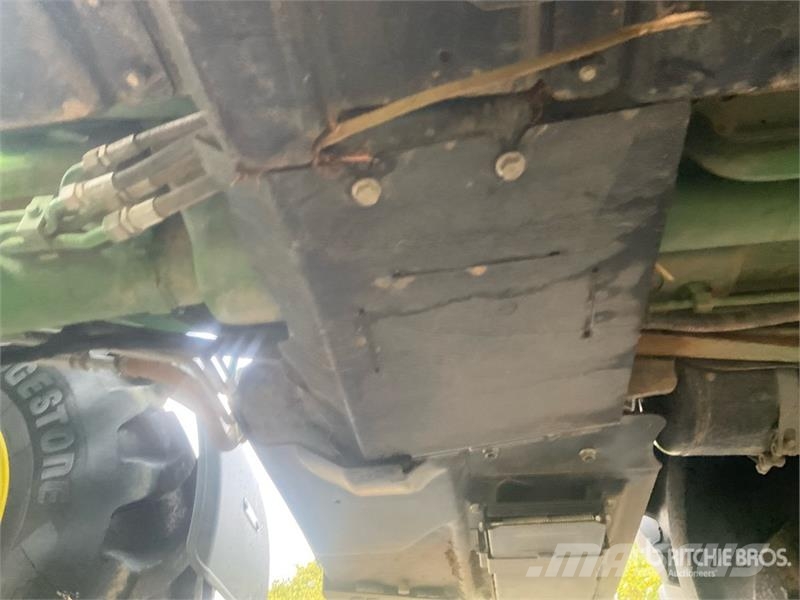 John Deere 6R250 4WD Tractor Трактори