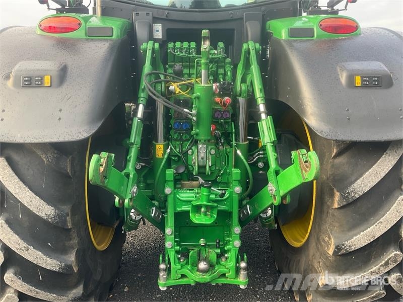 John Deere 6R250 4WD Tractor Трактори