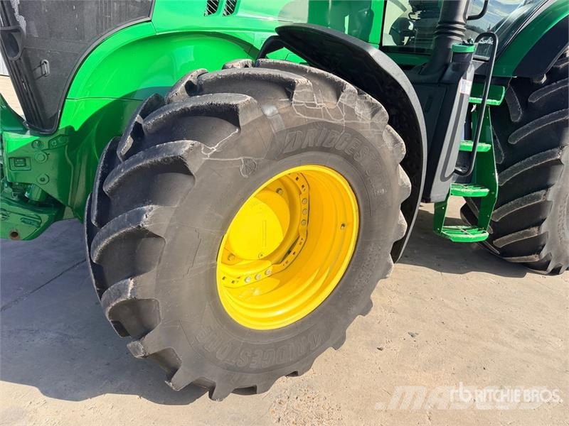 John Deere 7230R Traktorer