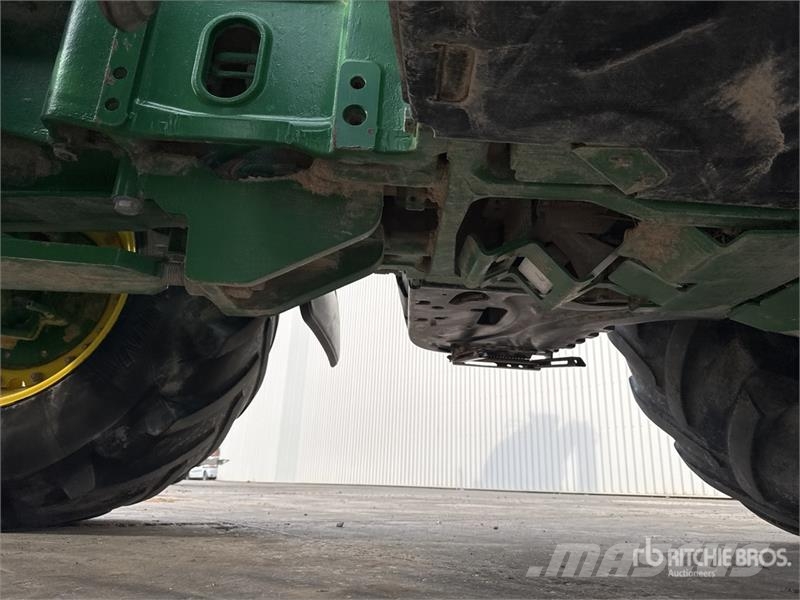 John Deere 7230R Traktory