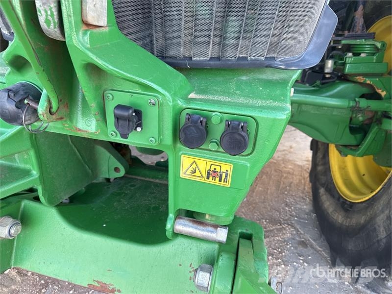 John Deere 7230R Traktory