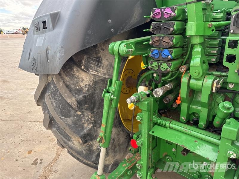 John Deere 7230R Traktory
