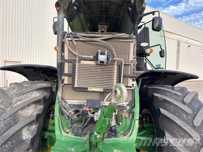 John Deere 7230R Traktory