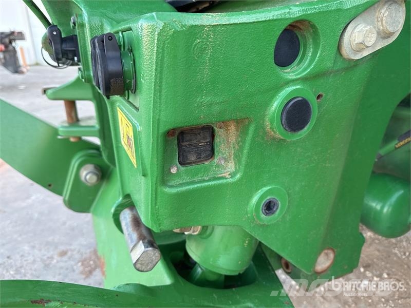 John Deere 7230R Traktory
