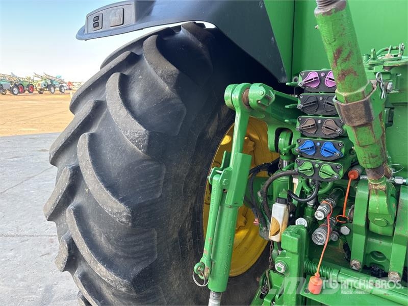 John Deere 7230R Traktory
