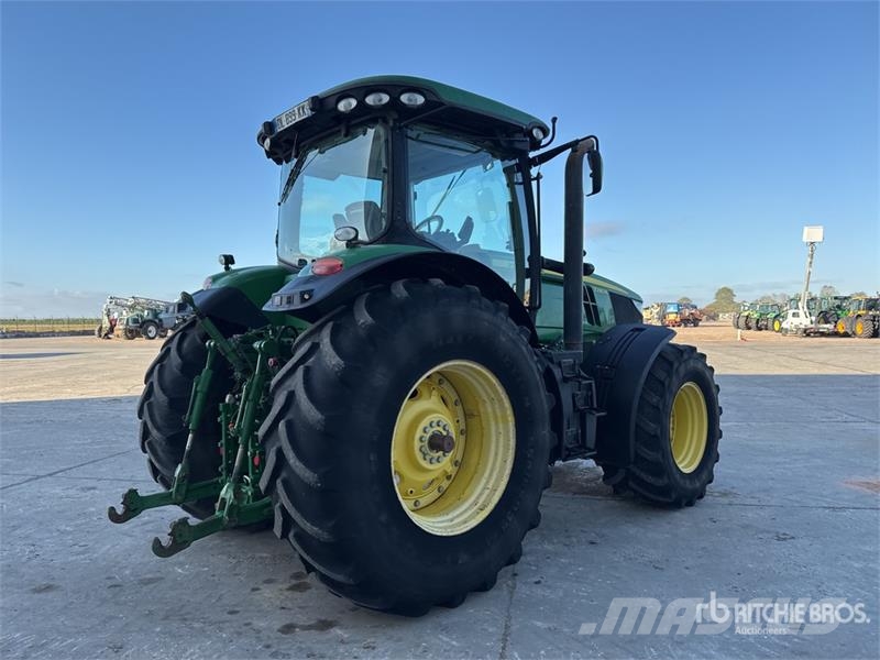 John Deere 7230R Traktory