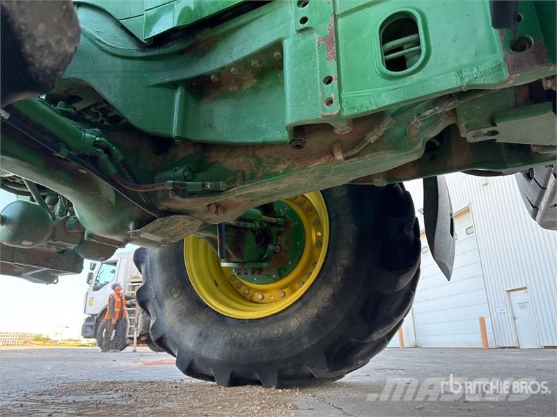John Deere 7230R Traktory