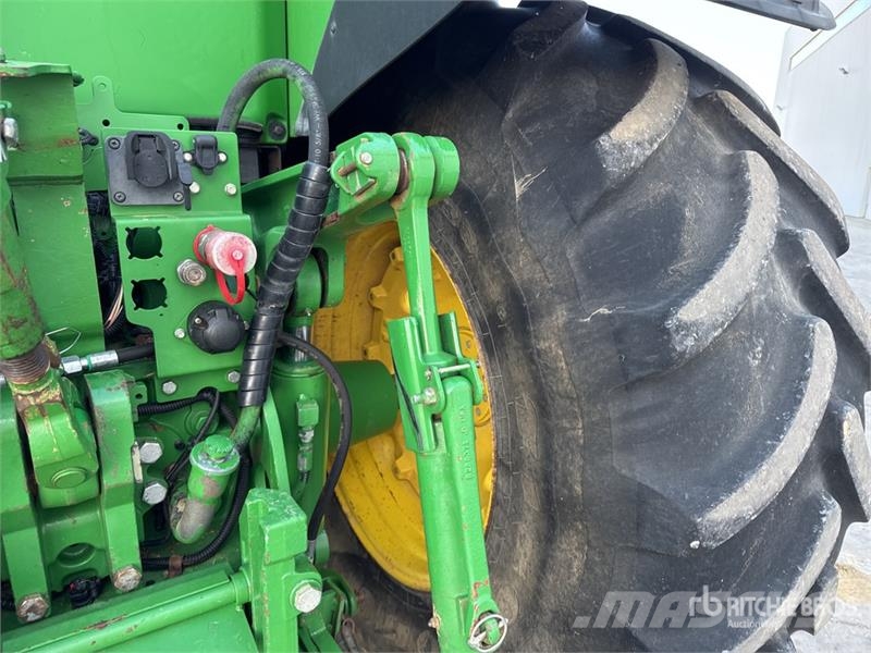 John Deere 7230R Traktory
