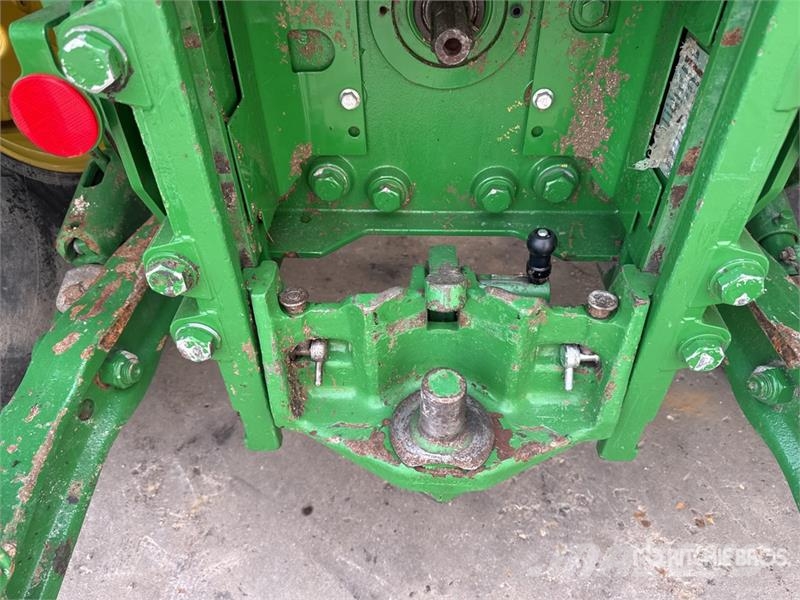 John Deere 7230R Traktory