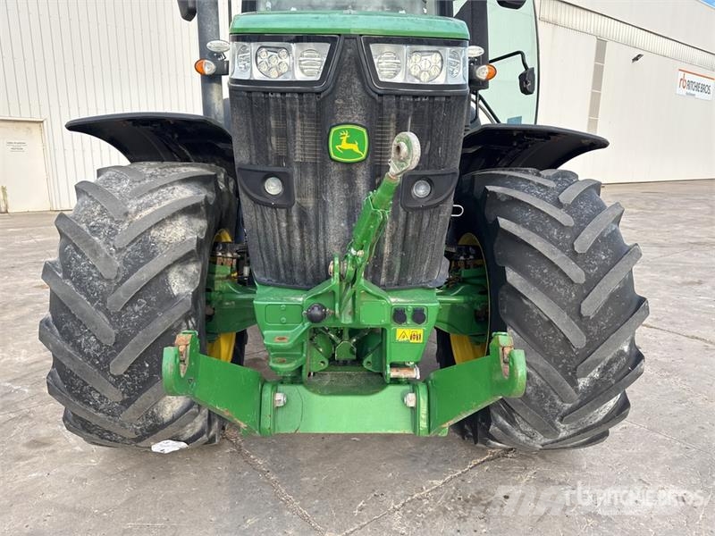 John Deere 7230R Traktory