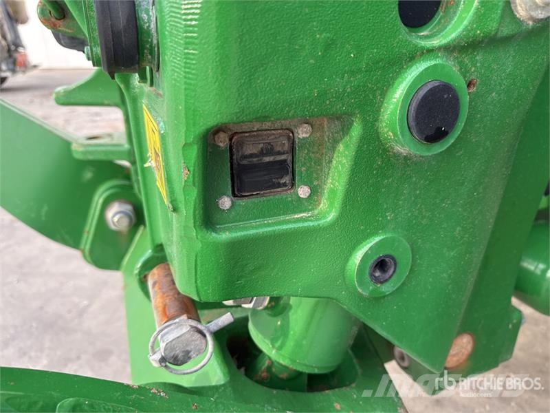John Deere 7230R Traktory