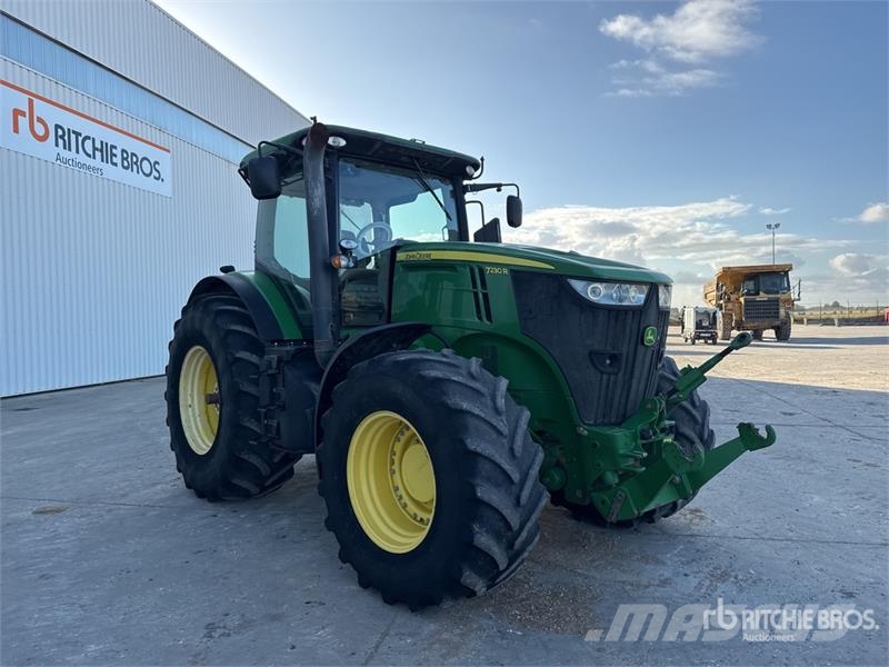 John Deere 7230R Traktory