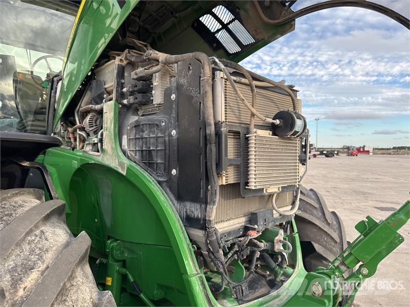 John Deere 7230R Traktory