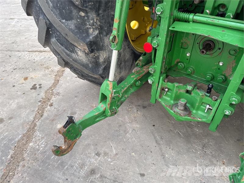 John Deere 7230R Traktory