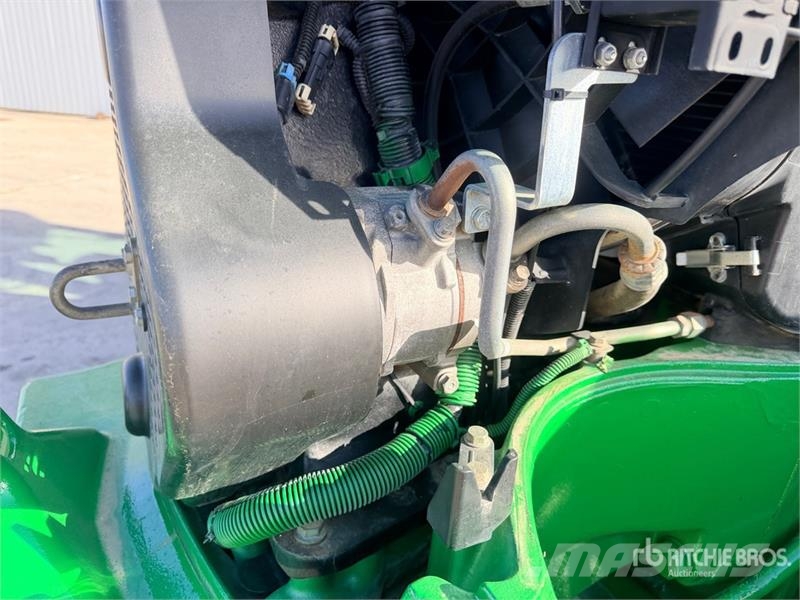 John Deere 7230R Traktorer