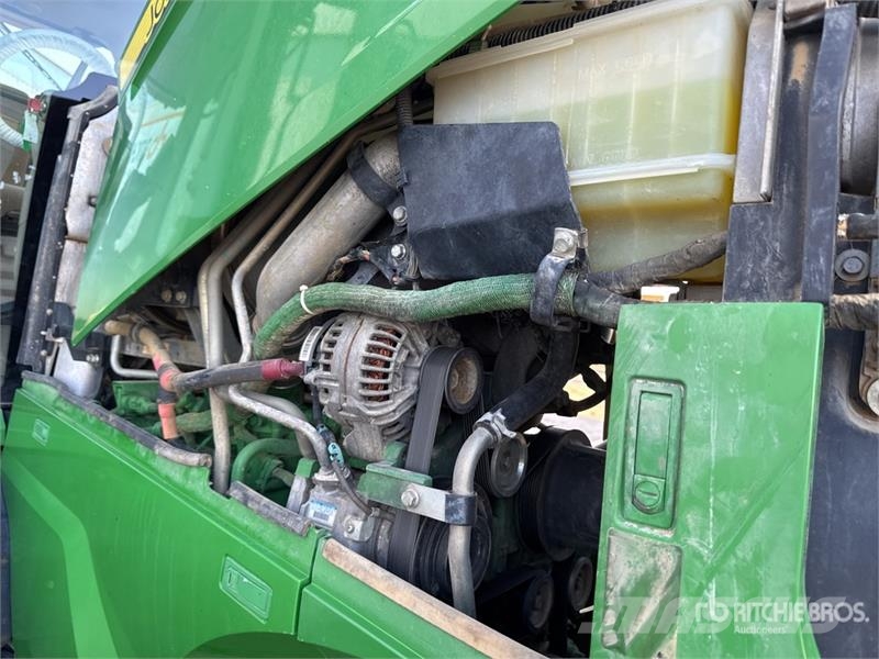 John Deere 7230R Traktory
