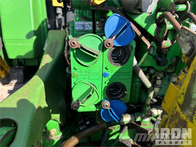 John Deere 7430 4WD Tractor Трактори