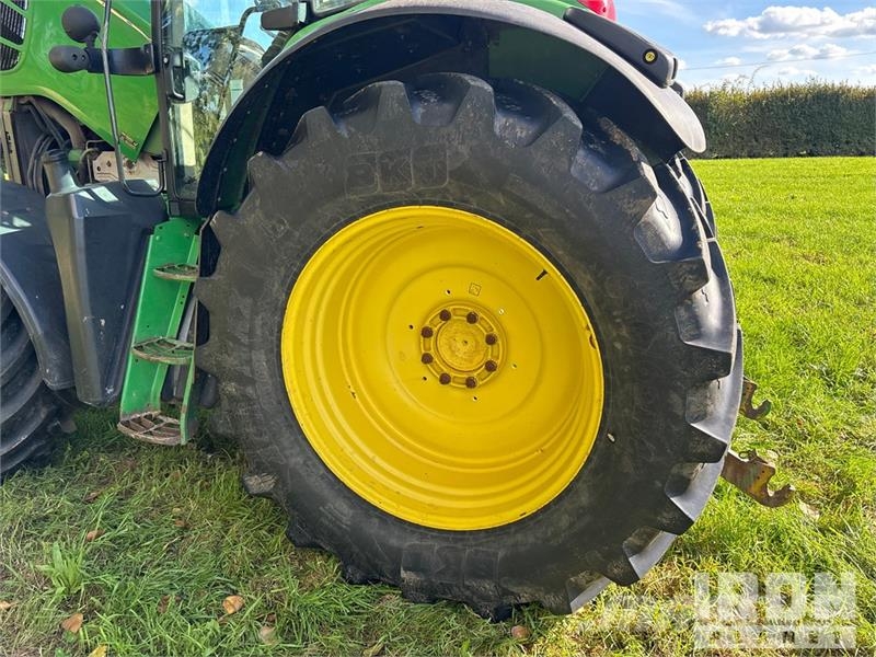 John Deere 7430 4WD Tractor Трактори