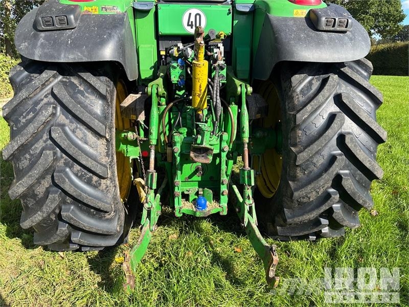 John Deere 7430 4WD Tractor Трактори