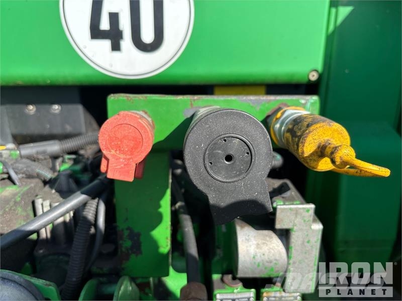 John Deere 7430 4WD Tractor Трактори