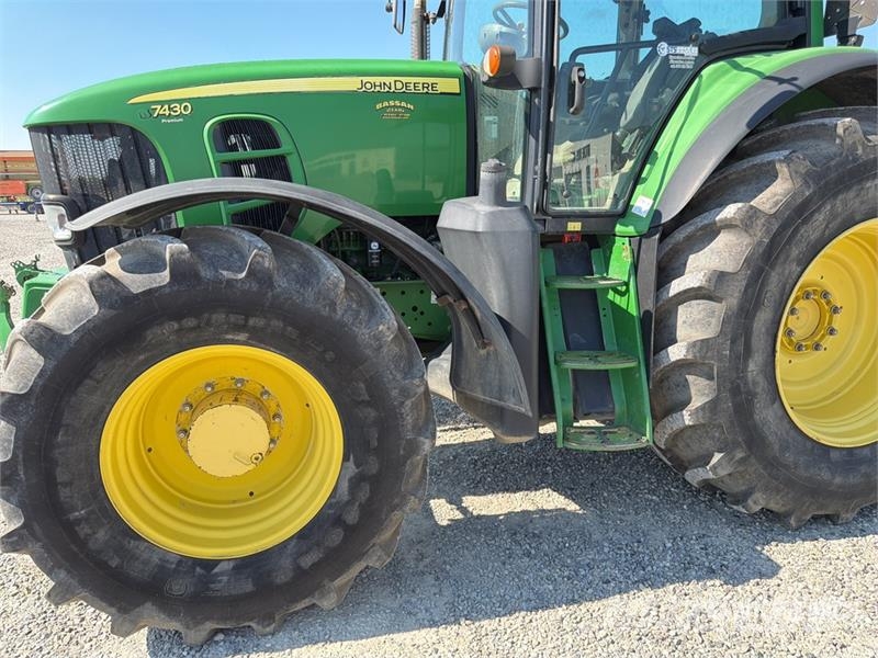 John Deere 7430 4WD Tractor Traktorid