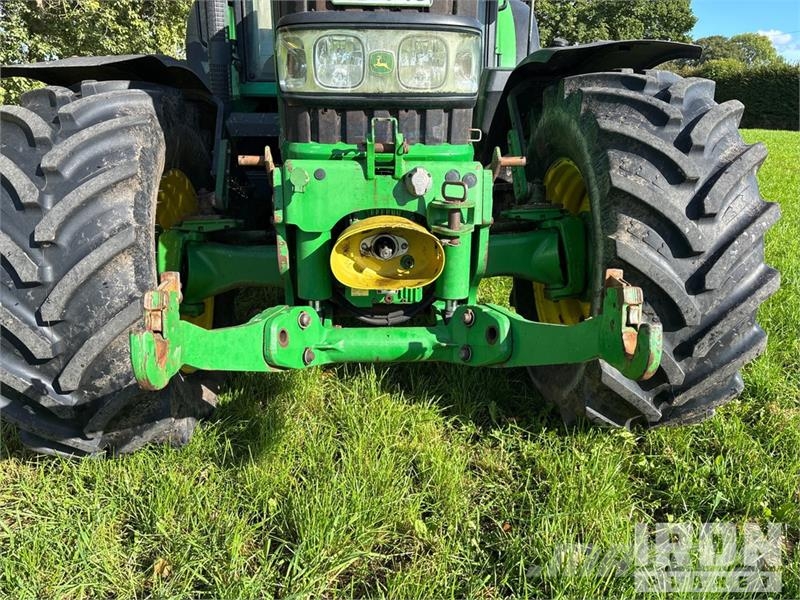 John Deere 7430 4WD Tractor Трактори