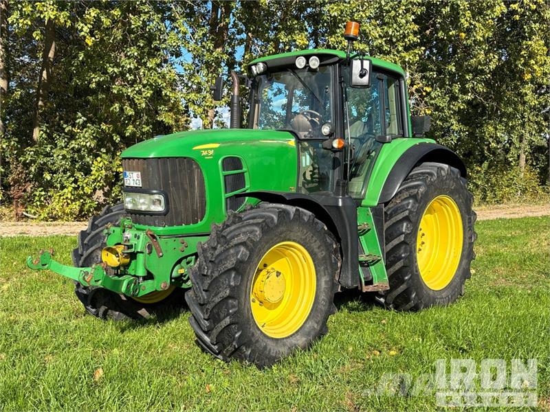 John Deere 7430 4WD Tractor Трактори