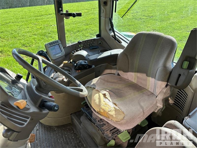 John Deere 7430 4WD Tractor Трактори
