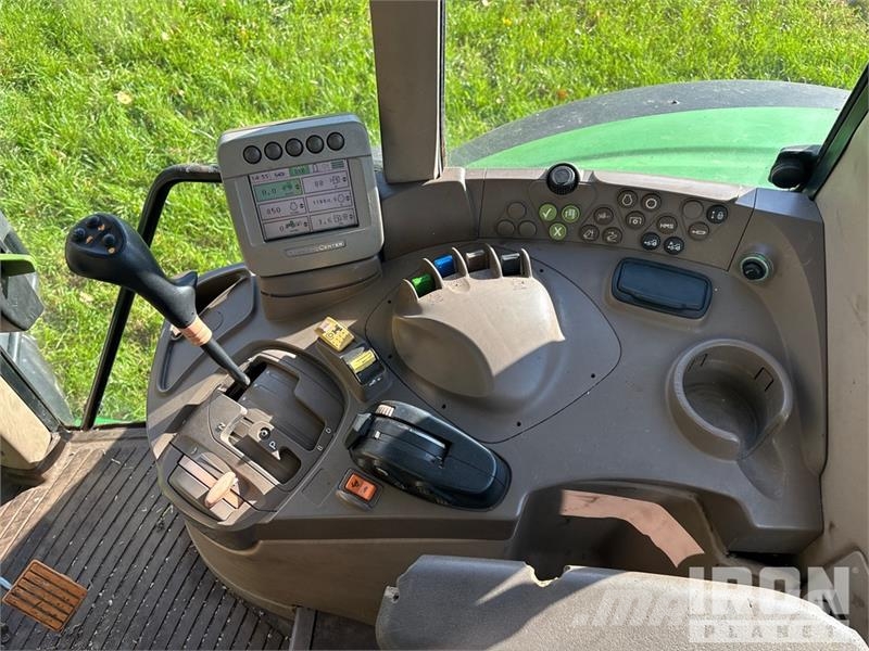 John Deere 7430 4WD Tractor Трактори