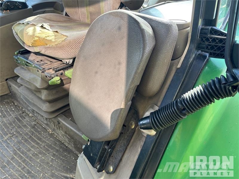 John Deere 7430 4WD Tractor Трактори