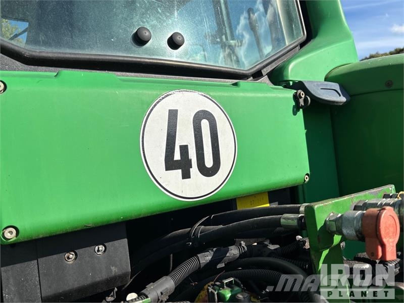 John Deere 7430 4WD Tractor Трактори