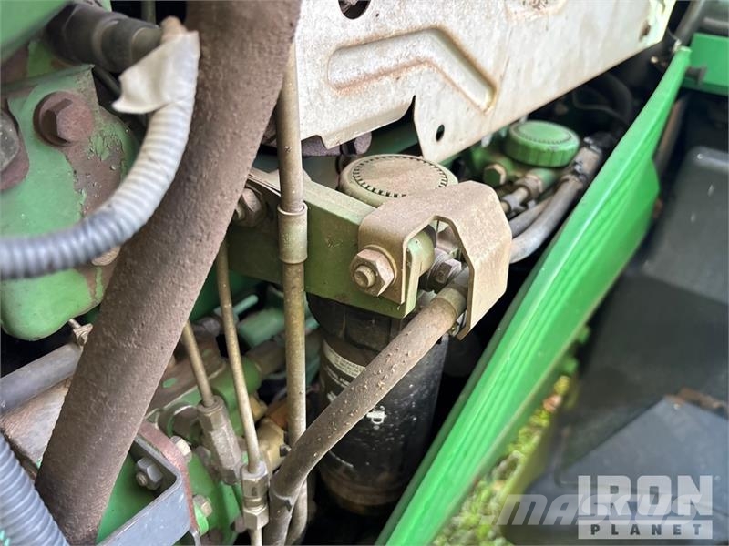 John Deere 7430 4WD Tractor Трактори