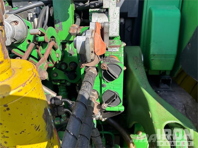 John Deere 7430 4WD Tractor Трактори