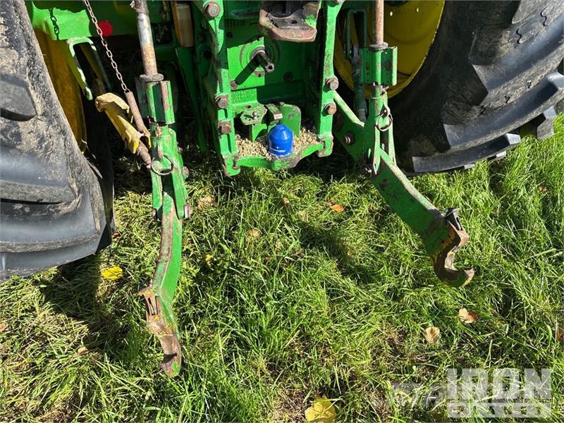 John Deere 7430 4WD Tractor Трактори