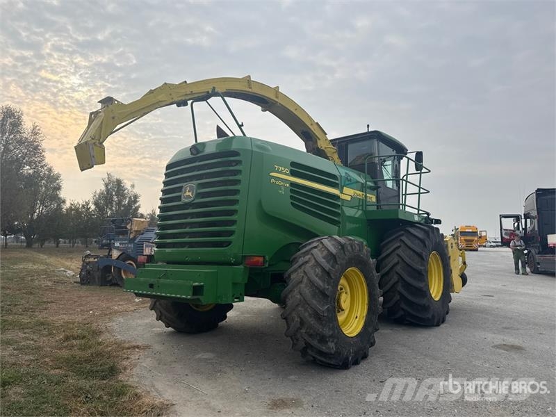 John Deere 7750 Pro Drive Forage Harvester حصادات الأعلاف