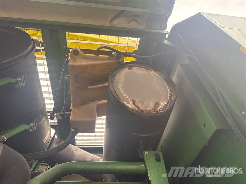John Deere 7750 Pro Drive Forage Harvester حصادات الأعلاف