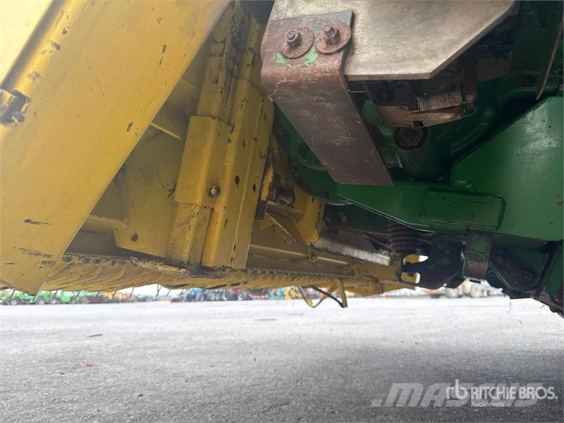 John Deere 7750 Pro Drive Forage Harvester حصادات الأعلاف