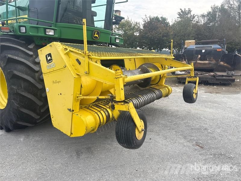 John Deere 7750 Pro Drive Forage Harvester حصادات الأعلاف