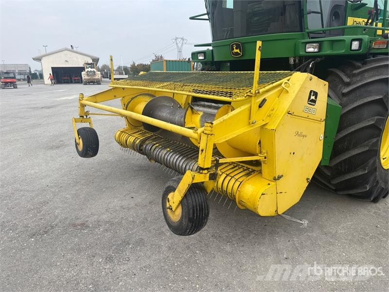 John Deere 7750 Pro Drive Forage Harvester حصادات الأعلاف