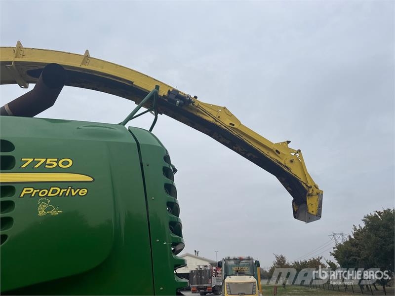 John Deere 7750 Pro Drive Forage Harvester حصادات الأعلاف