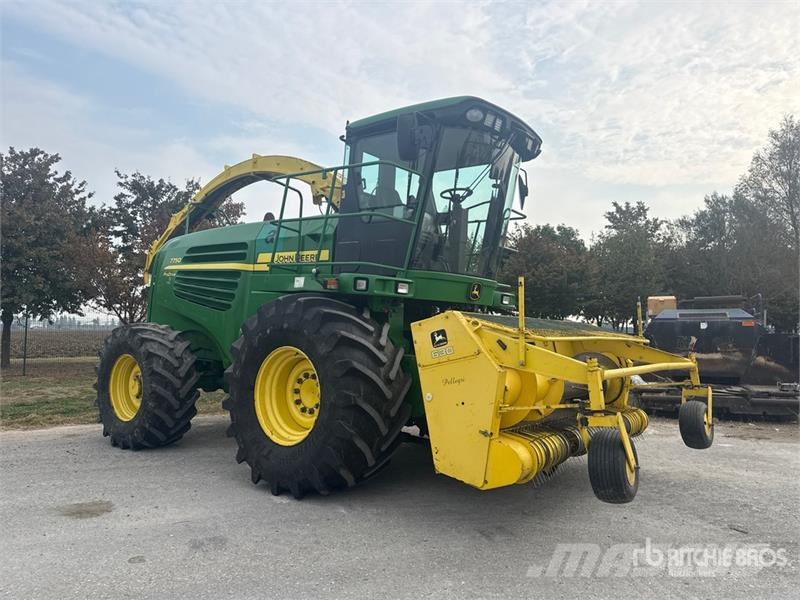 John Deere 7750 Pro Drive Forage Harvester حصادات الأعلاف