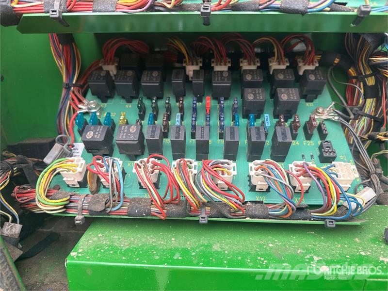 John Deere 7750 Pro Drive Forage Harvester حصادات الأعلاف