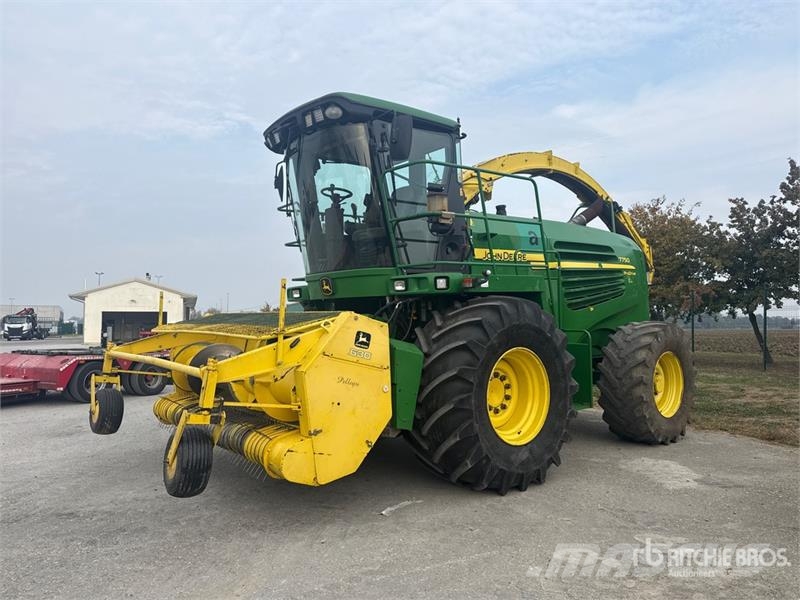 John Deere 7750 Pro Drive Forage Harvester حصادات الأعلاف