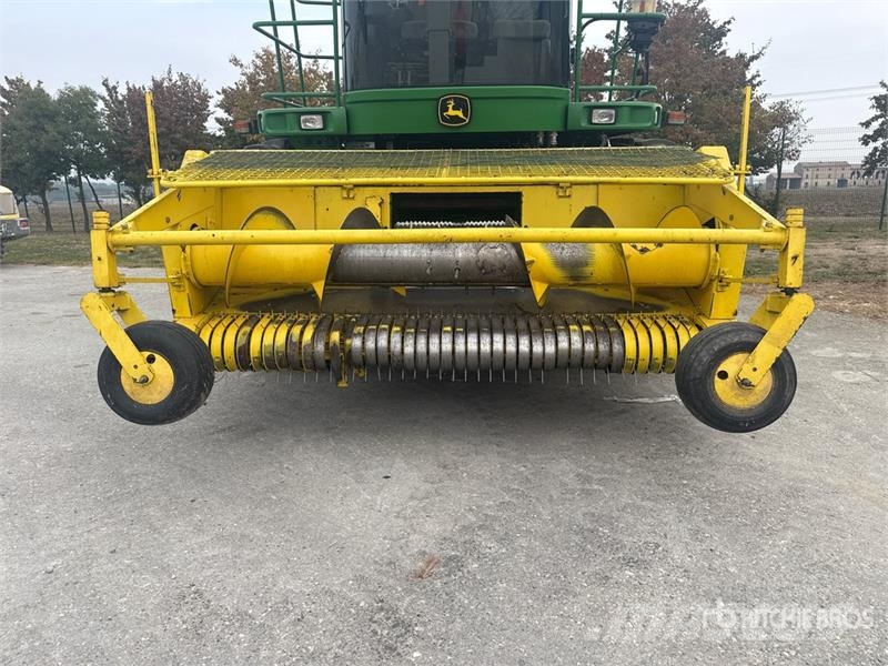 John Deere 7750 Pro Drive Forage Harvester حصادات الأعلاف