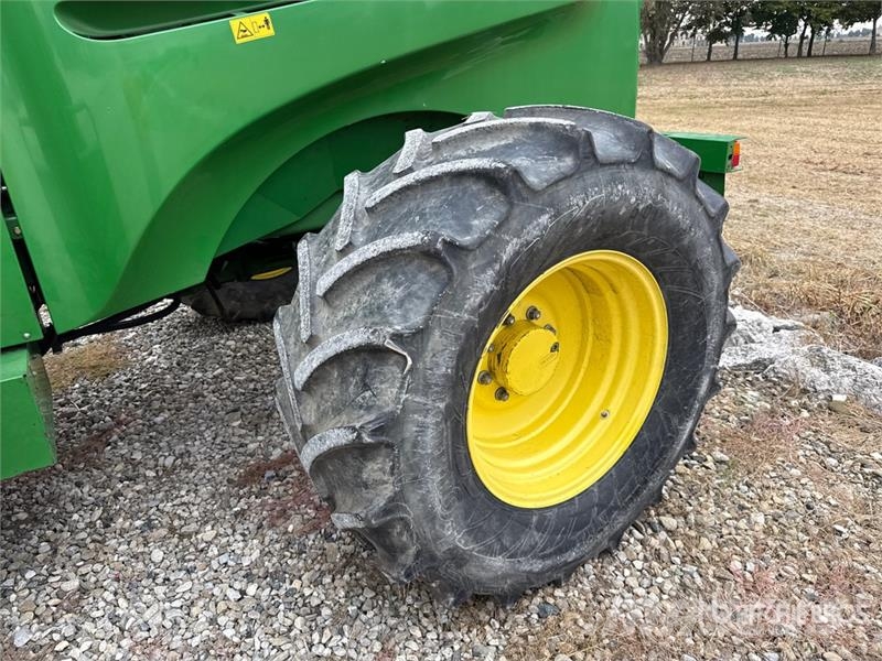 John Deere 7950 ProDrive Forage Harvester Фуражні комбайни