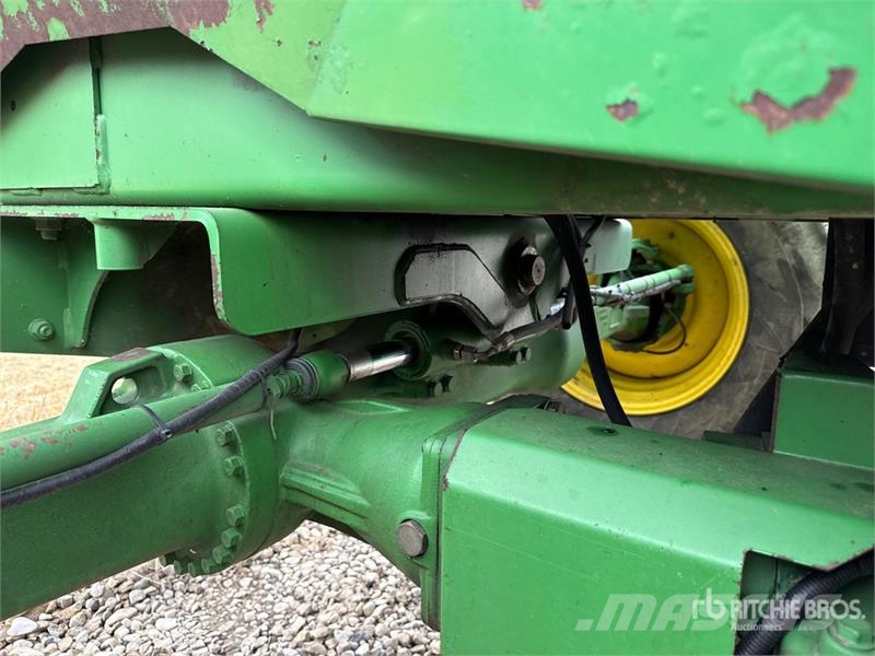 John Deere 7950 ProDrive Forage Harvester Фуражні комбайни