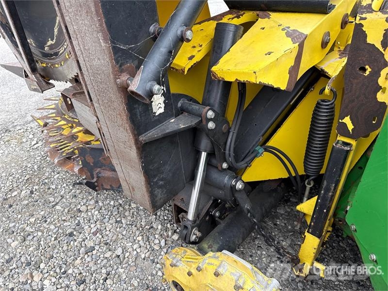 John Deere 7950 ProDrive Forage Harvester Фуражні комбайни