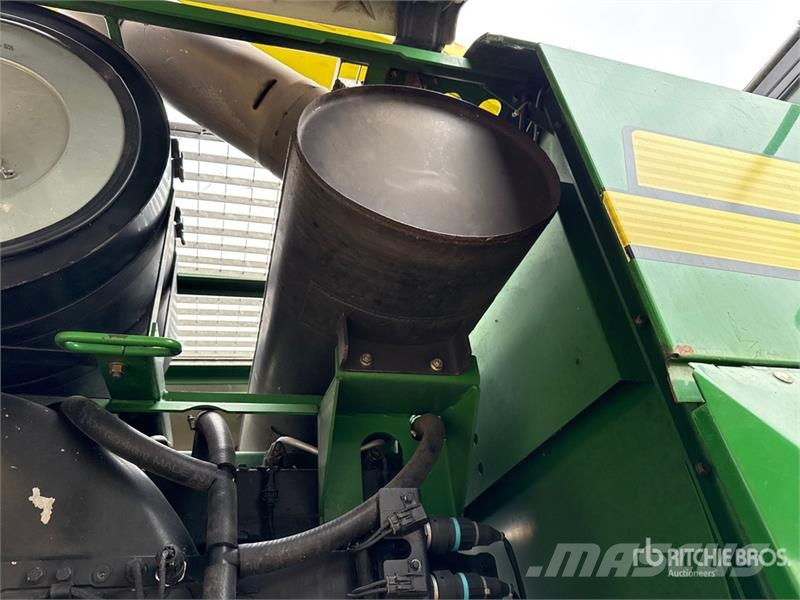 John Deere 7950 ProDrive Forage Harvester Фуражні комбайни